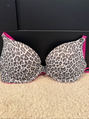 PINK Victoria's Secret Gray Leopard Print Underwire Bra with Hot Pink Trim